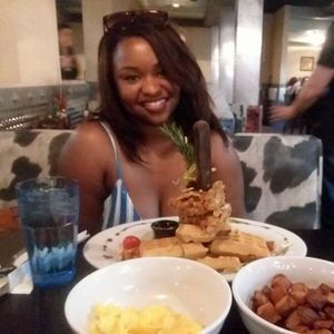 Meet your Posher, Monica